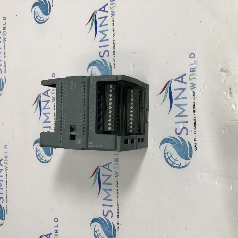 Siemens 6ES7223-1PL32-0XB0 SIMATIC S7-200 Digital I/O Module.